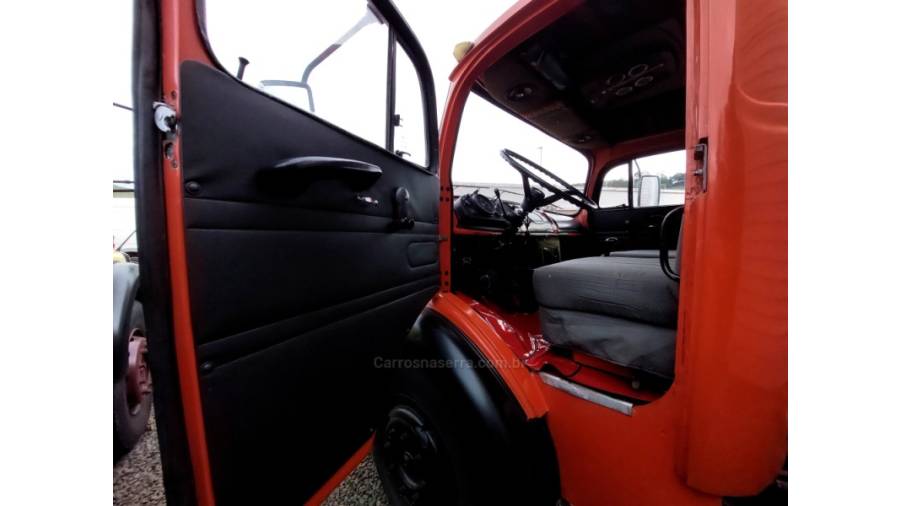 MERCEDES-BENZ - 1113 - 1975/1975 - Vermelha - Sob Consulta