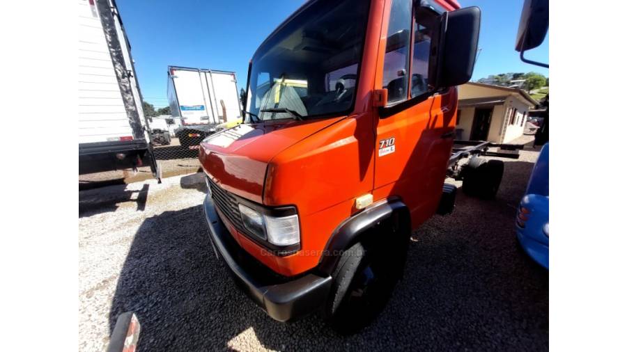 MERCEDES-BENZ - 710 - 1996/1996 - Vermelha - Sob Consulta