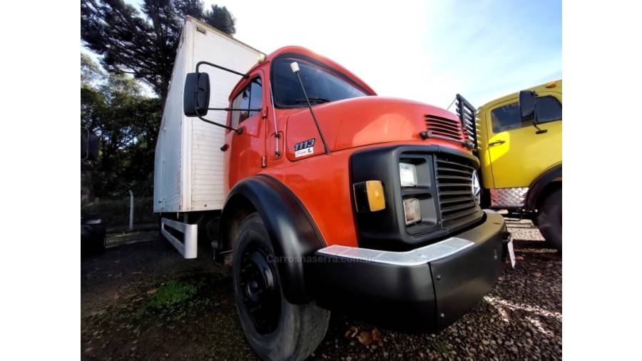 MERCEDES-BENZ - 1113 - 1975/1975 - Vermelha - Sob Consulta