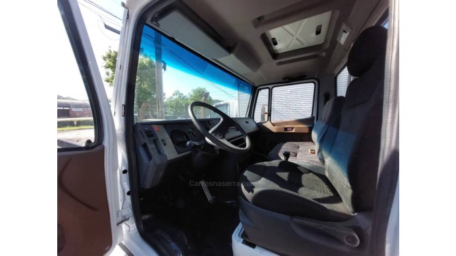 MERCEDES-BENZ - 710 - 2001/2001 - Branca - Sob Consulta