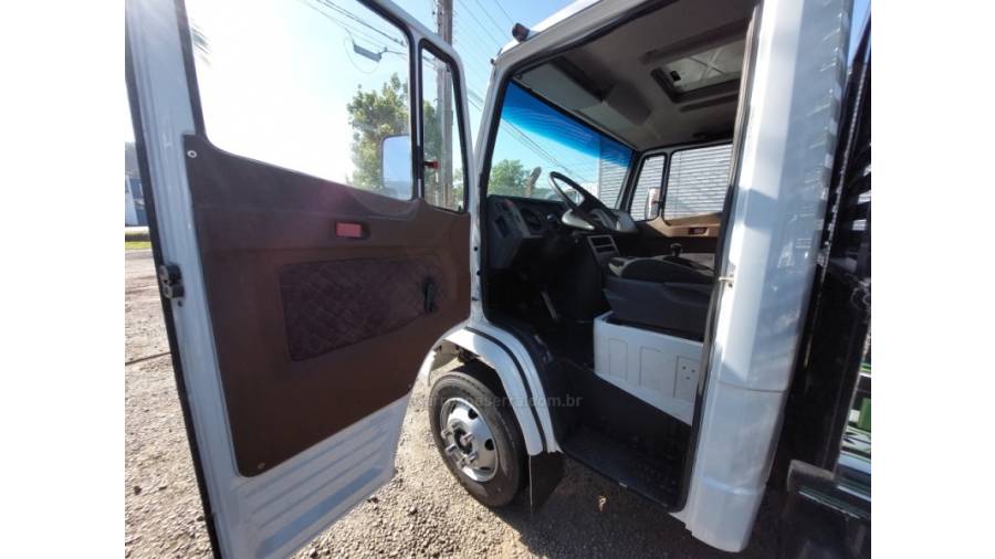MERCEDES-BENZ - 710 - 2001/2001 - Branca - Sob Consulta