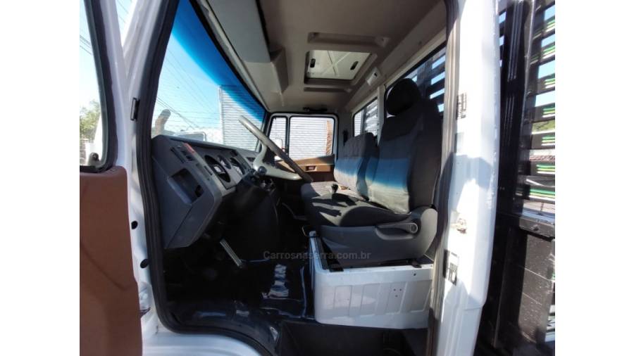 MERCEDES-BENZ - 710 - 2001/2001 - Branca - Sob Consulta
